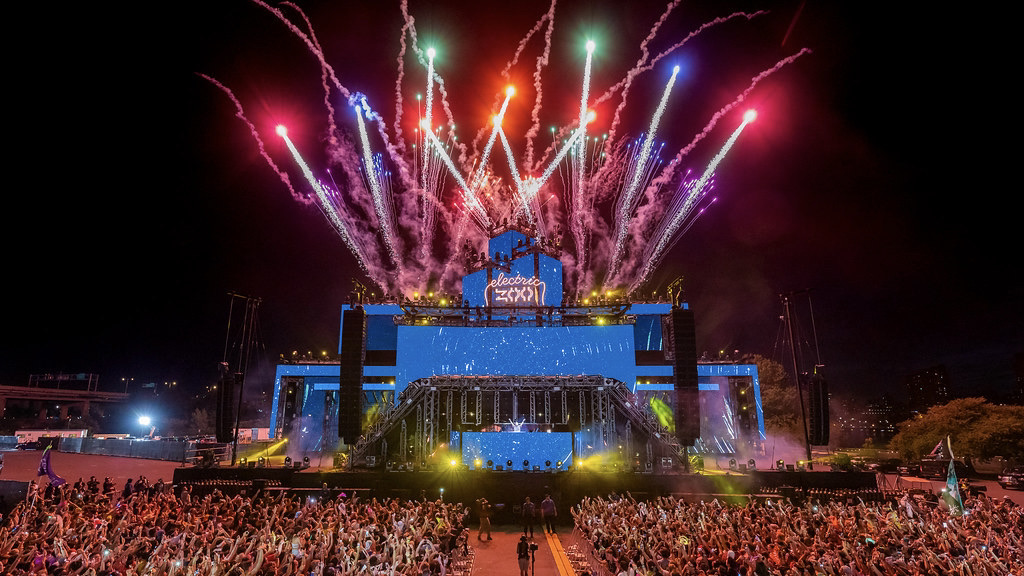 EZOO Creates New York City’s Biggest And Safest Outdoor Dance Floor