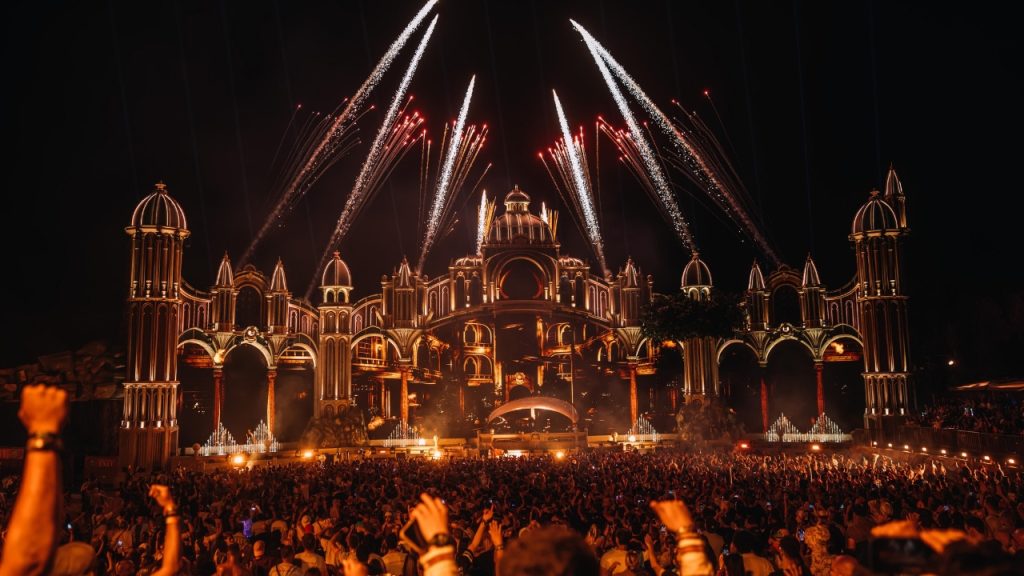 6 Important Things Tomorrowland Taught Us Amidst The Fire