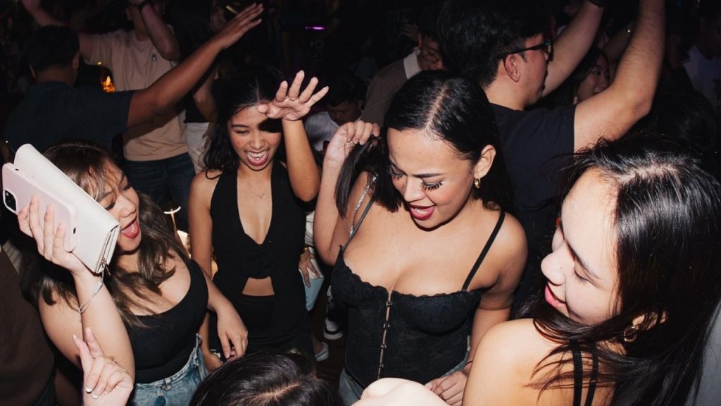 the palace manila - clubhouse - edmnomad